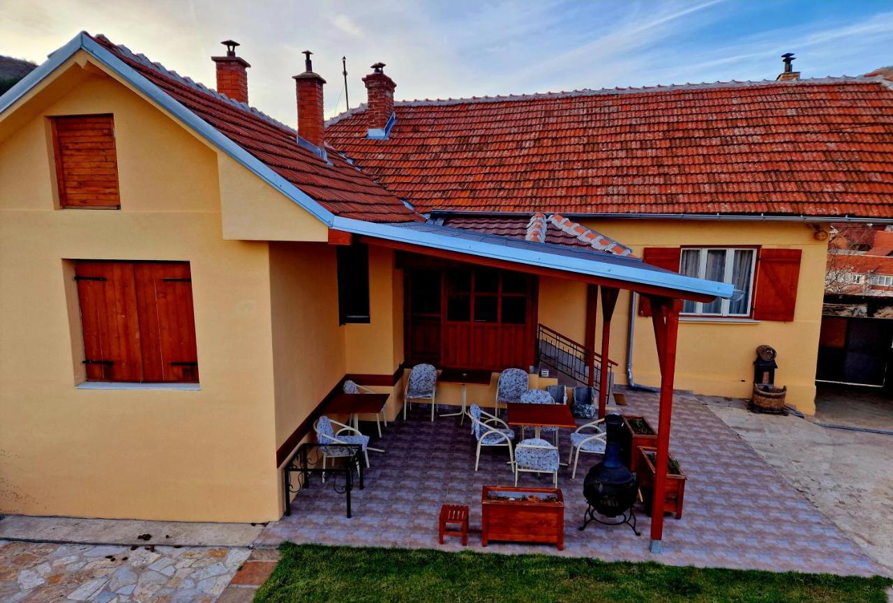 Konak -Guest House -Ramonda Serbika Nis Exterior photo